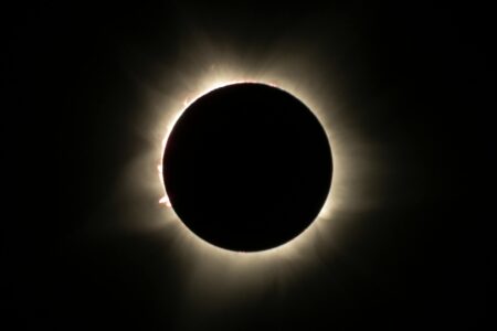 photo of a total solar eclipse